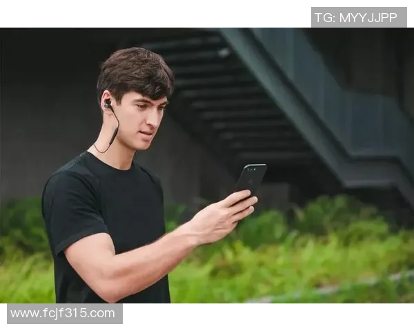 日本长发足球明星男模的魅力与风采展现足球与时尚的完美结合