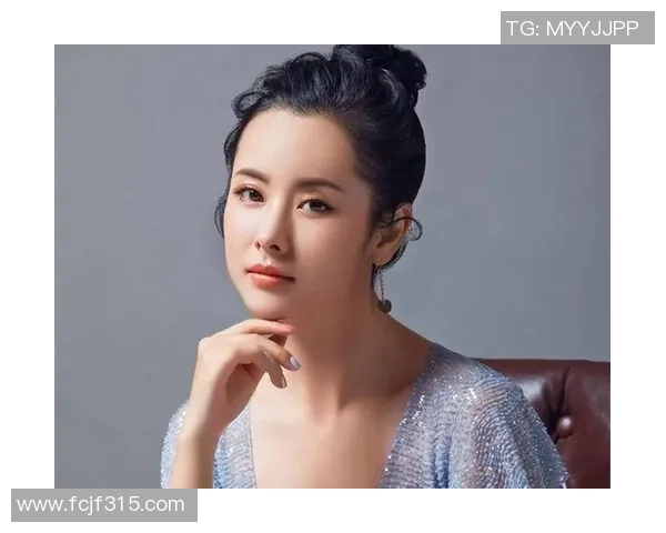 杨娜专访：从草根到巅峰的足球旅程与心路历程回顾